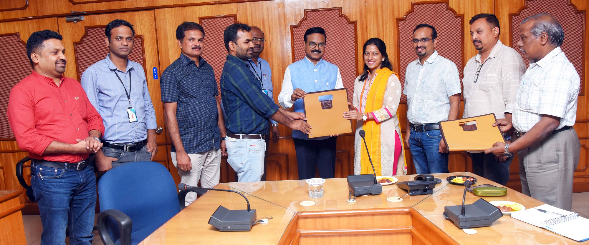 CSIR-NIIST has transferred a technology on “Biodegradable tablewares from agroresidues as alternatives to single-use-plastics” to B.M. Impex, Hassan, Karnataka