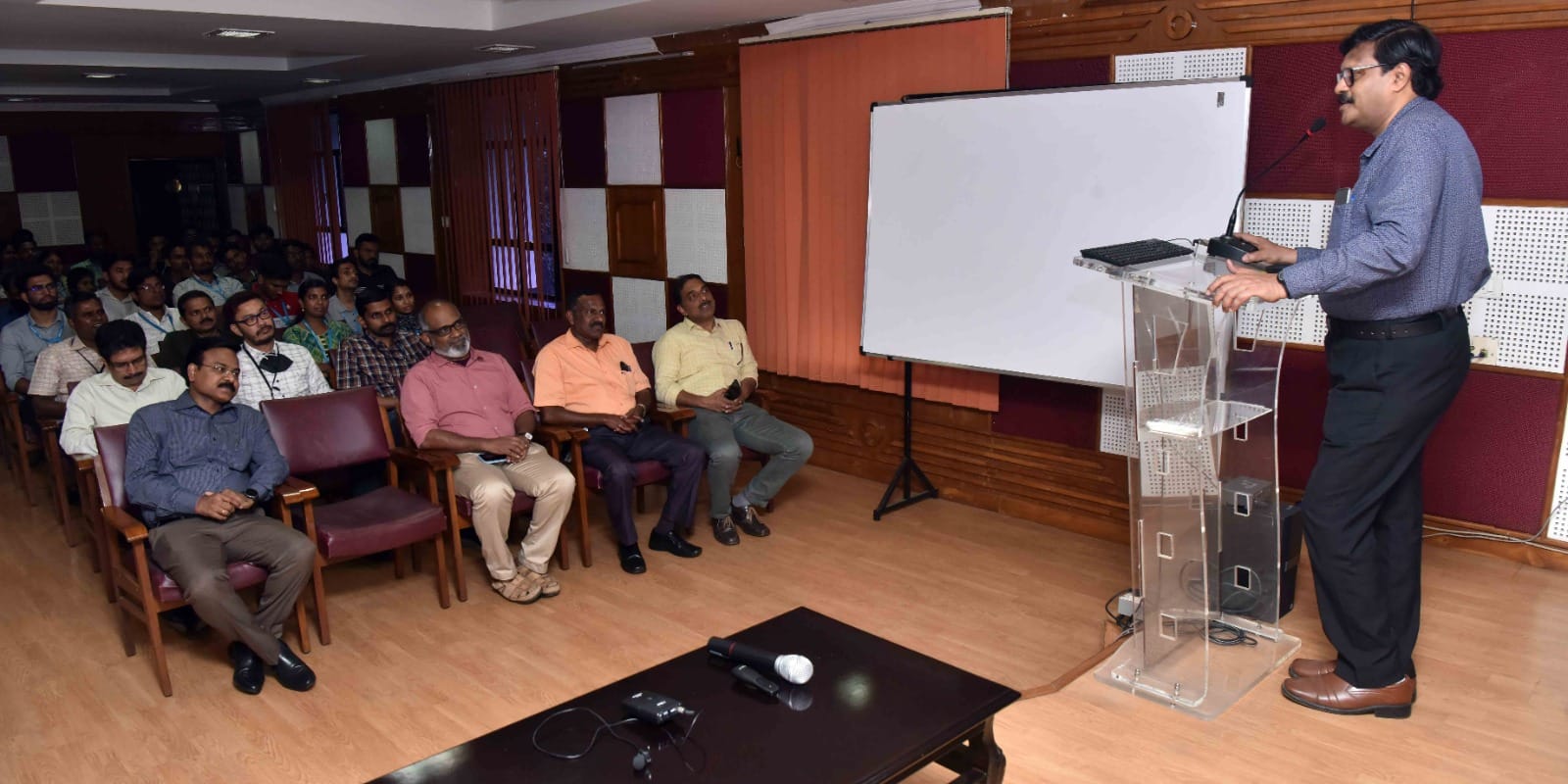 Dr. C. Anandharamakrishnan, Director, CSIR-NIIST interacting with Tata ELXSI, Trivandrum as part of Eco- campus activity Phase III , A CSR initiative by Tata ELXSI