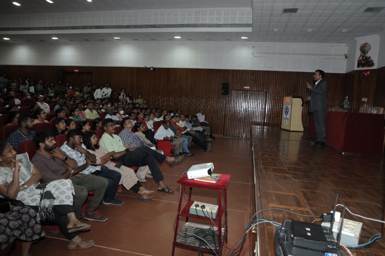 Director, CSIR-NIIST, delivered a talk on “My fascination with Science: A Transformative Journey” on the occasion of National Youth Day