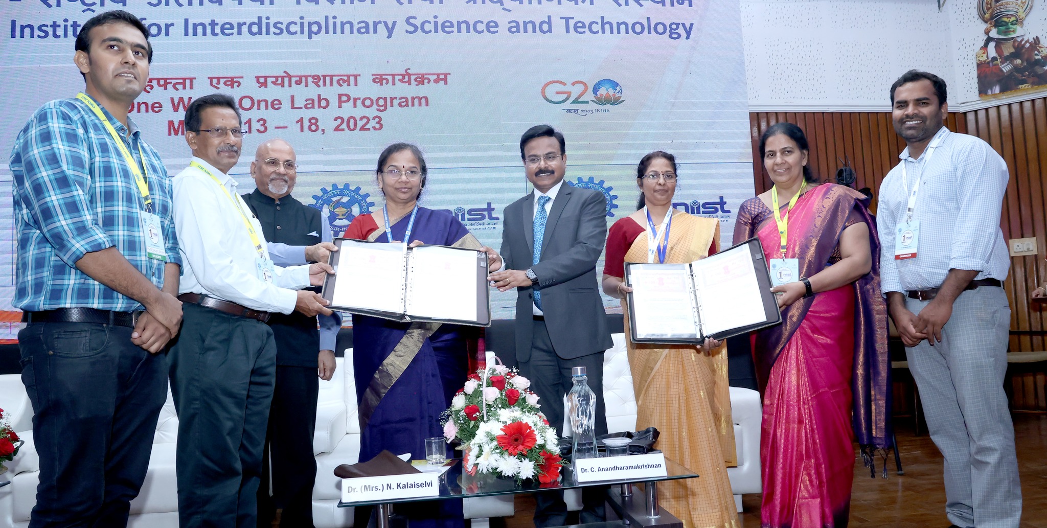 Dr. (Mrs) N. Kalaiselvi (Secretary, DSIR and Director General, CSIR)  inaugurating the One Week One Lab program at CSIR-NIIST