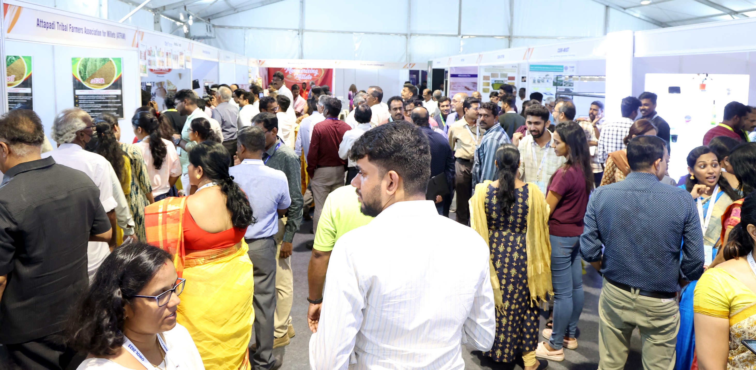 Dr. N Kalaiselvi, Secretary, DSIR, Director General, CSIR inaugurated the Millet Festival as well as the exhibition stall organized as part of the One Week One Lab program by CSIR-NIIST